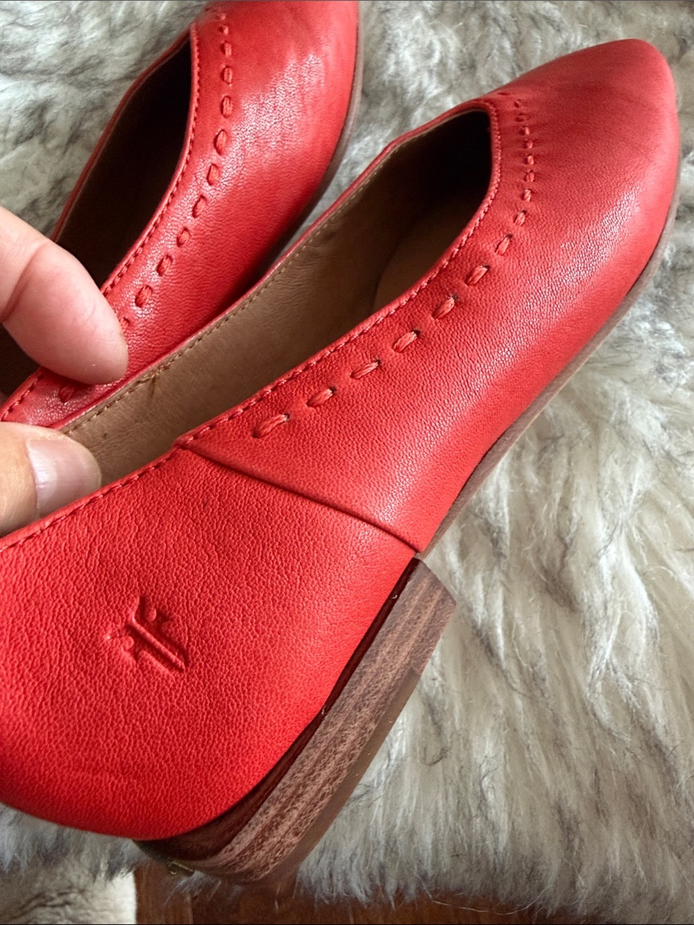 NEW FRYE Claire Red Women's Slip-On Flats - Elegant Everyday Comfort - Picture 6 of 8